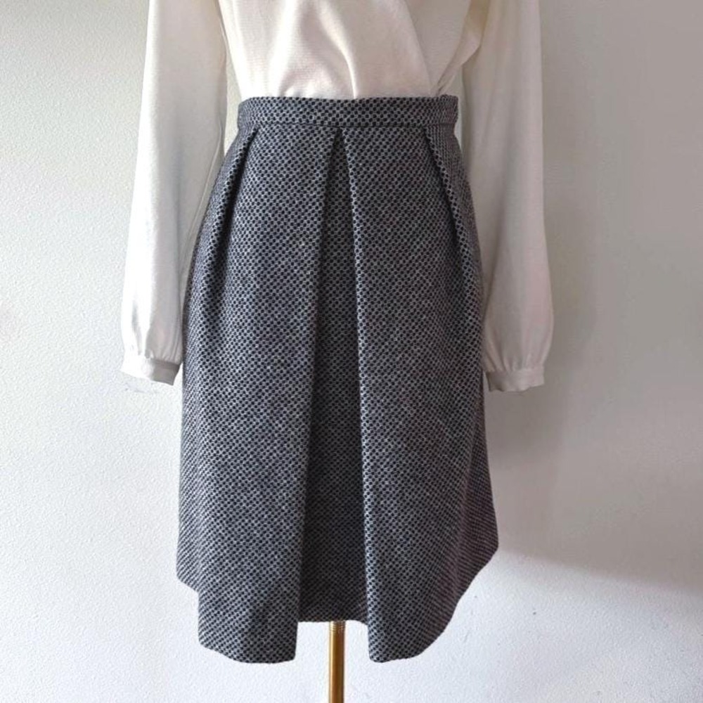 Oscar de la Renta‎ Textured Wool Pleated A-Line Skirt Sz. 2